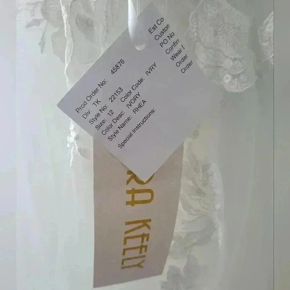 NWT Tara Keely Rhea Size 12 (US 8) Ballgown Wedding Dress with Floral appliques - Picture 3 of 7